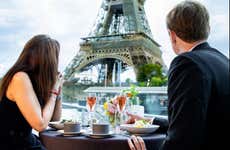 Crociera sulla Senna dalla Torre Eiffel con pranzo