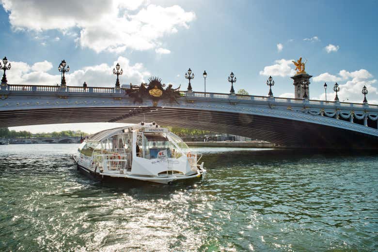 Battello turistico di Parigi