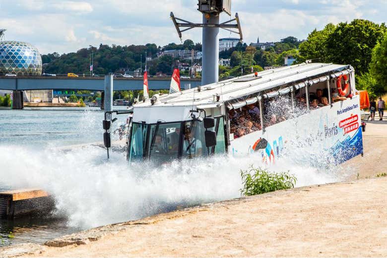 Il bus entra sulla Senna